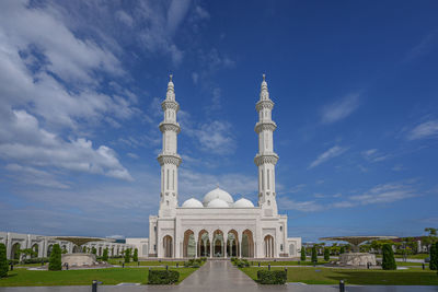 Beautiful islamic architecture of sri sendayan mosque in negeri sembilan, malaysia