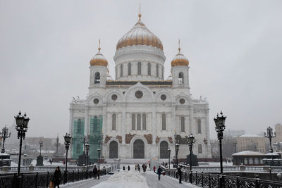 Cathedral of christ the saviour in snow in moscow