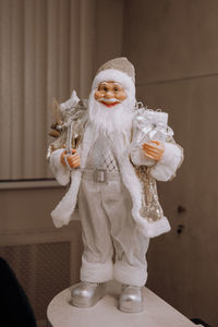 statue