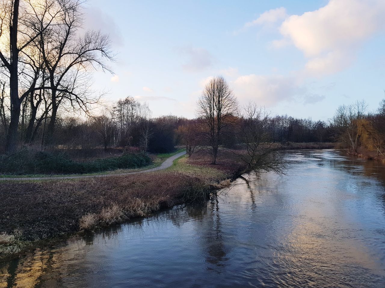 SCENIC VIEW OF CANAL ALONG LANDSCAPE