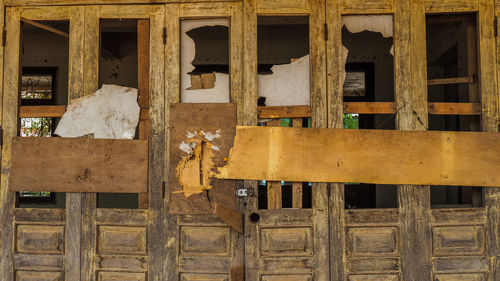 Full frame shot of abandoned building