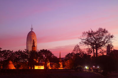 Incredible view of light-up wat phutthaisawan ancient temple after sunset, ayutthaya, thailand