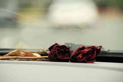 Close-up of rose bouquet on table