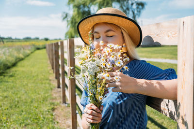 Cottagecore farmcore countrycore aesthetics, fresh air, countryside, slow life, pastoral life, 