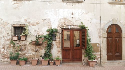 Obsolete facade of an old italian building