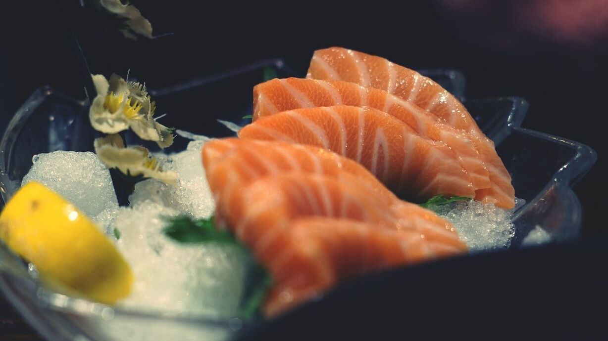 close-up, indoors, freshness, food and drink, focus on foreground, food, glass - material, water, yellow, orange color, no people, animal themes, transparent, selective focus, sweet food, one animal, table, high angle view, cropped, fragility