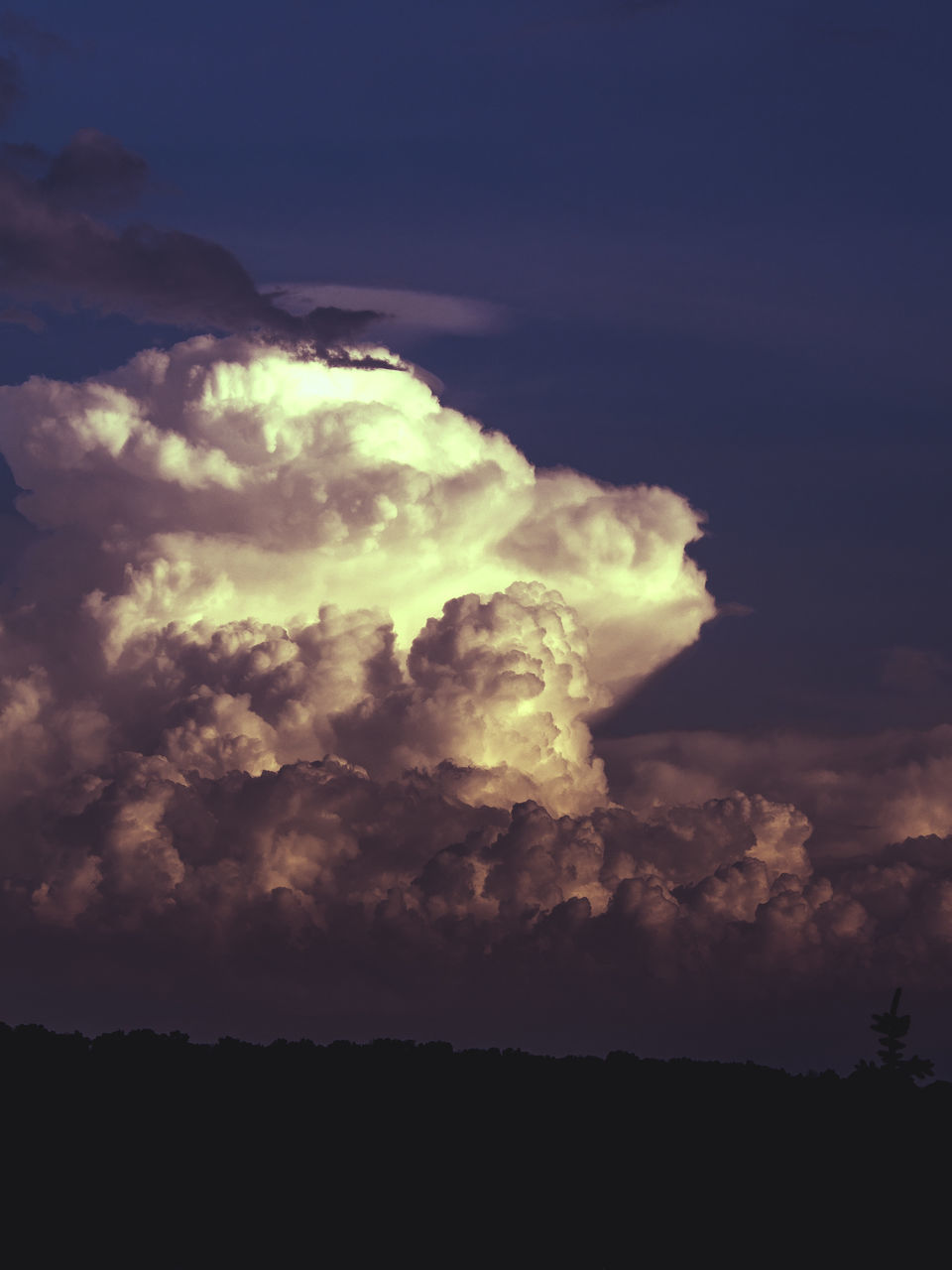 scenics, sky, beauty in nature, tranquil scene, tranquility, nature, cloud - sky, silhouette, idyllic, night, landscape, majestic, mountain, power in nature, dusk, cloud, dark, dramatic sky, low angle view, outdoors