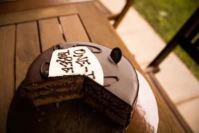 A great sacher cake for your birthday