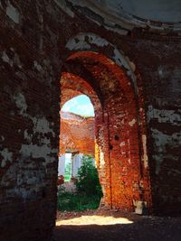 Old ruin building against sky