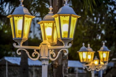 Illuminated electric lamp post