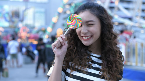 Portrait of a smiling young woman