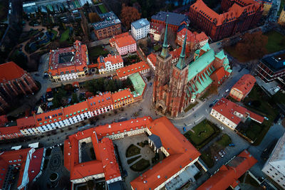 Wroclaw cityscape with view on tumski island.