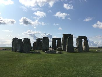 Ancient structure on field against sky, stonehenge 