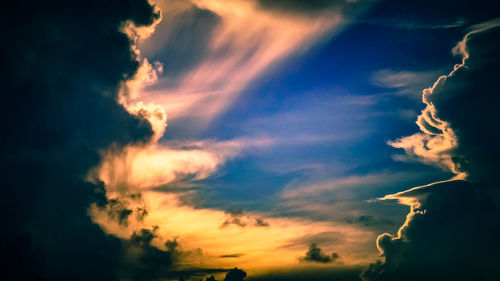 Low angle view of cloudy sky