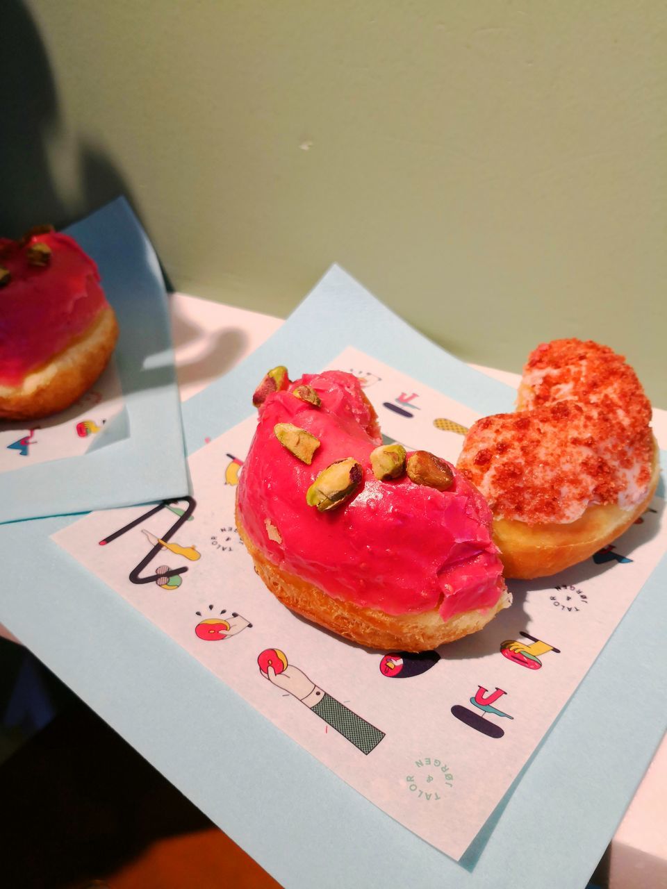 HIGH ANGLE VIEW OF DESSERT ON PLATE