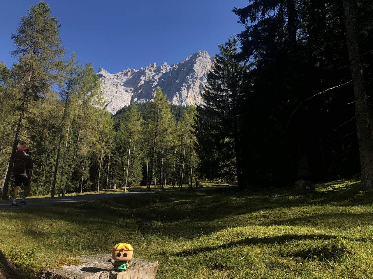 Magic in the Alps Hike Hiking Leaves 🍁 South Park Funkopop Funko Autumnal Autumn Collection Autumn Colours Photograph Photo Plush Toy Stuffed Toy Merchandise Zugspitze Austria Austrian Alps Wilderness Mountain Leisure Activity Mountain Range
