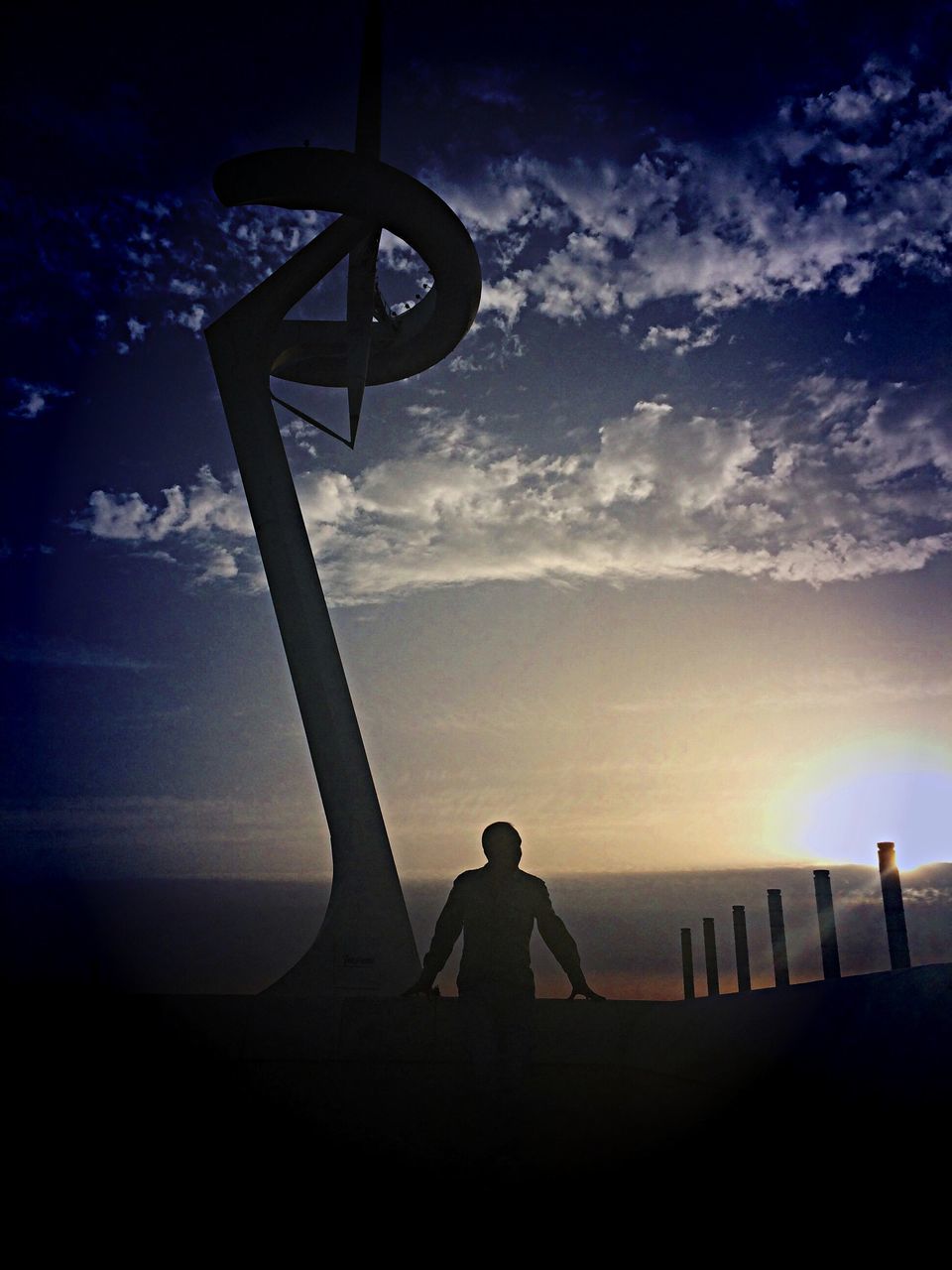 silhouette, sky, sea, horizon over water, sunset, leisure activity, lifestyles, scenics, cloud - sky, standing, tranquility, tranquil scene, water, beauty in nature, nature, men, beach, cloud