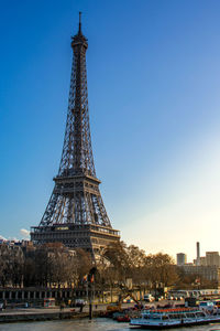 Eiffel tower in paris against sky