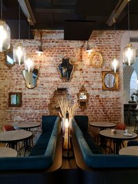 Illuminated pendant light in restaurant