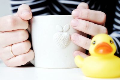 Close-up of hand holding bread