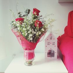 Close-up of pink flowers in vase