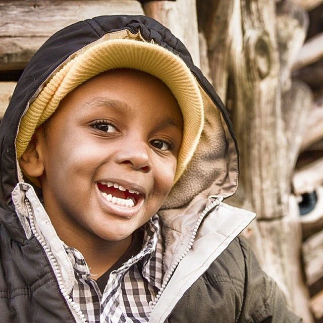 portrait, person, looking at camera, childhood, front view, elementary age, cute, innocence, headshot, lifestyles, smiling, indoors, casual clothing, girls, leisure activity, close-up, focus on foreground, boys