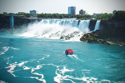 Maid of the mist at niagara falls