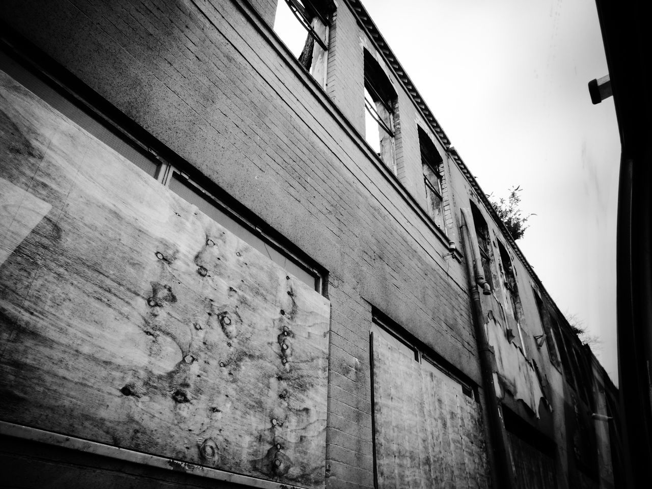 low angle view, built structure, building exterior, architecture, no people, outdoors, day, sky