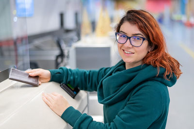 Portrait of a smiling young woman