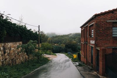 View of alley along buildings