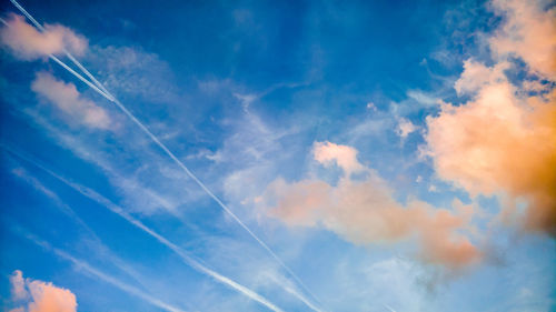 Low angle view of vapor trail in sky