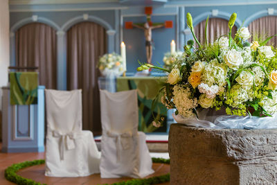 Close-up of white flowers on table