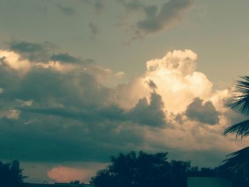 Low angle view of cloudy sky