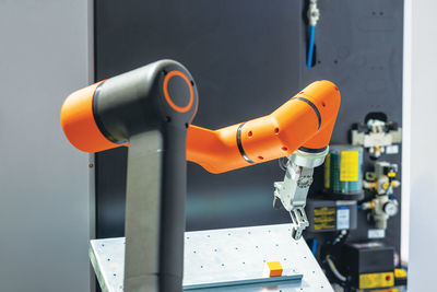 Robotic or robot arm for industrial pick and place, insertion, quality testing or machine tending