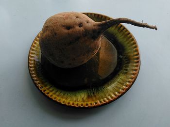 Close-up of bread in plate on table