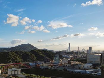 Taipei 101 and four beasts trail