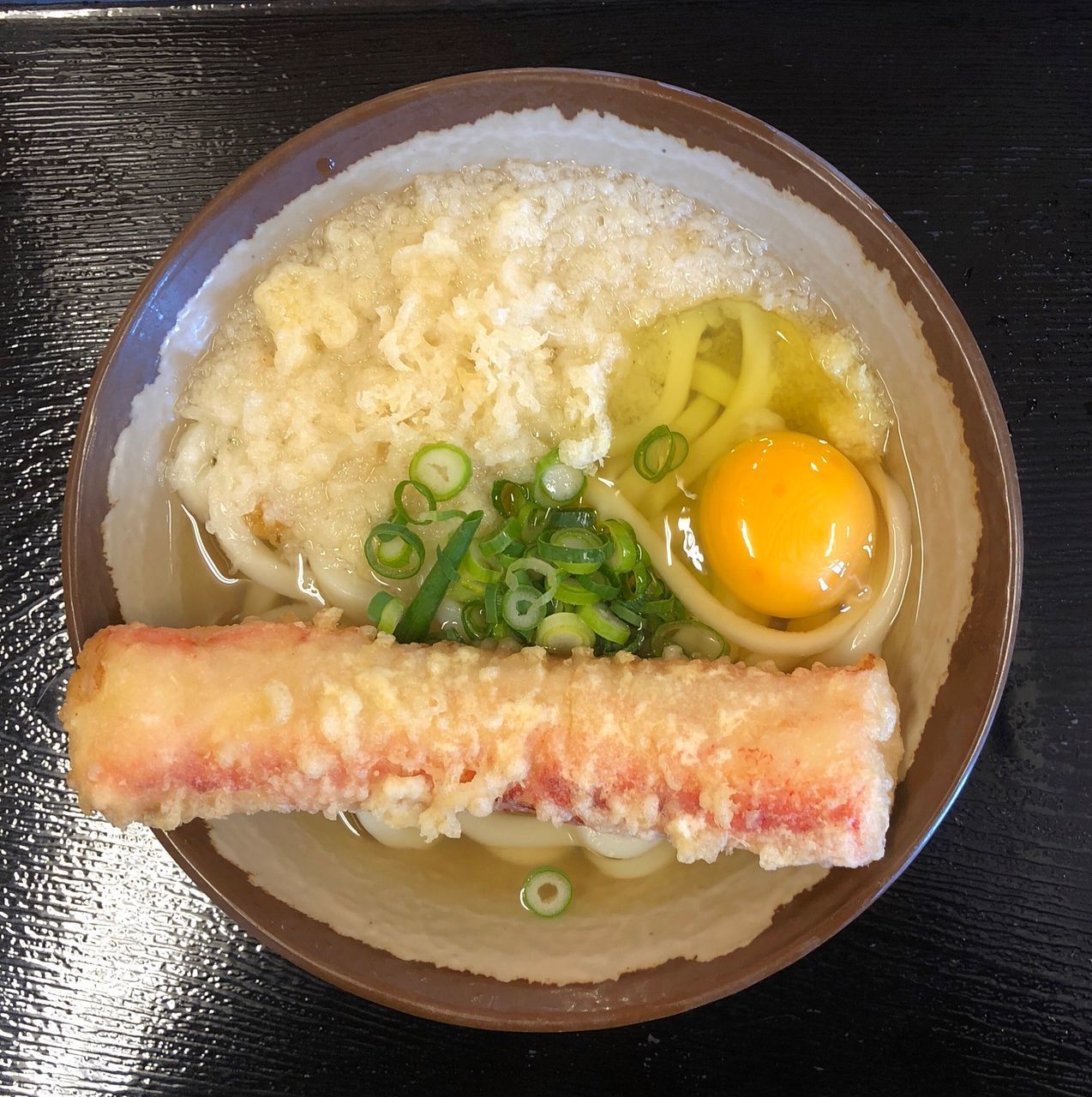 HIGH ANGLE VIEW OF FOOD IN PLATE