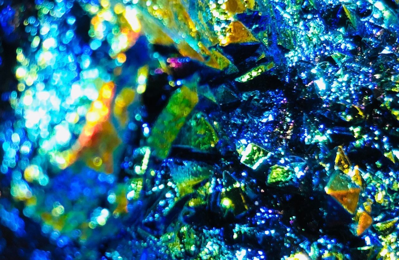 FULL FRAME SHOT OF BLUE MULTI COLORED ROCK