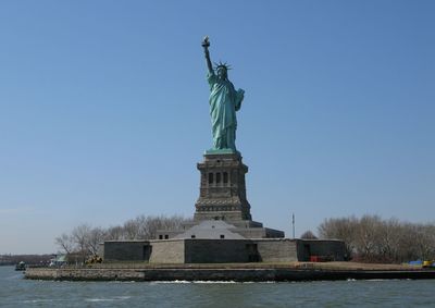 Statue of liberty against sky