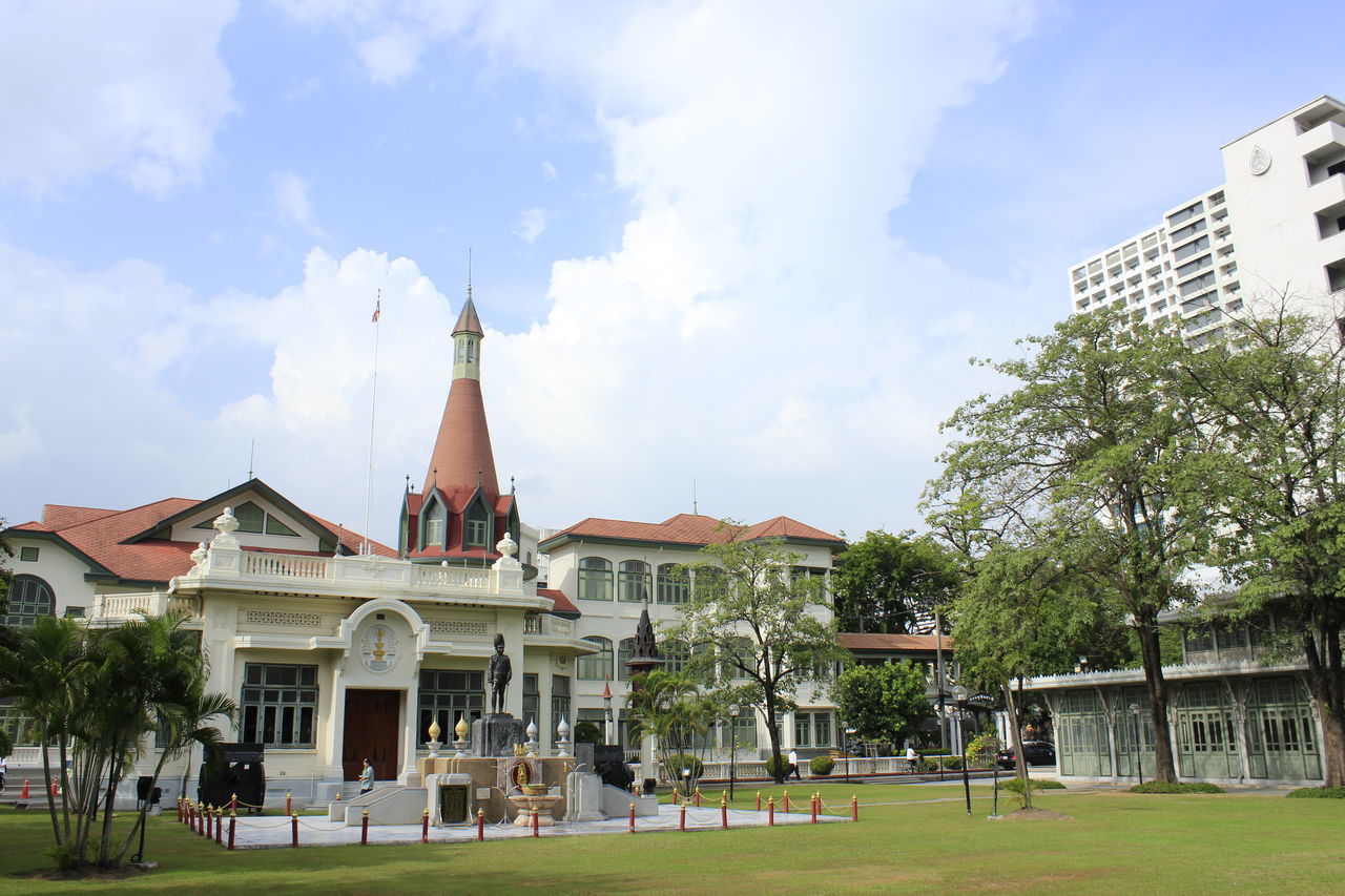 BUILDINGS IN CITY