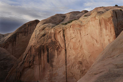 First light illuninates sheer cliffs of halls creek narrows.