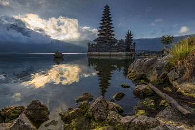 Panoramic view of temple against sky