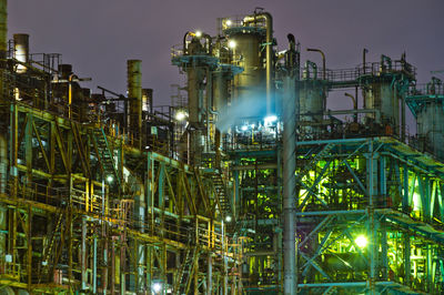 Night view of oil refinery plant.