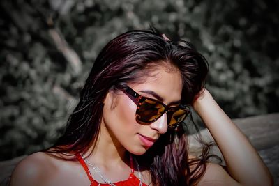 Woman wearing sunglasses