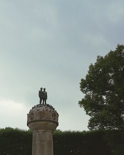 Statue of liberty against sky