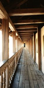 Surface level of empty bridge