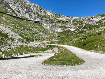 The way to gottardo pass