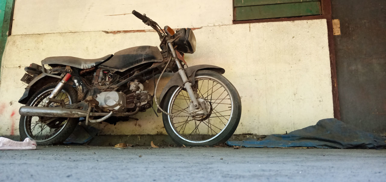 BICYCLE PARKED ON STREET