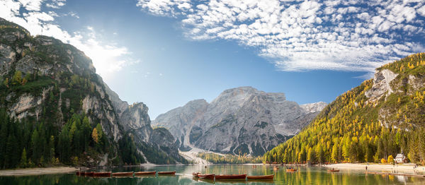 Panoramic view of lake and mountains against sky