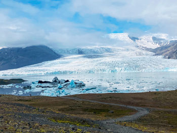 Glacier lagoon and glacier near jokularson, iceland